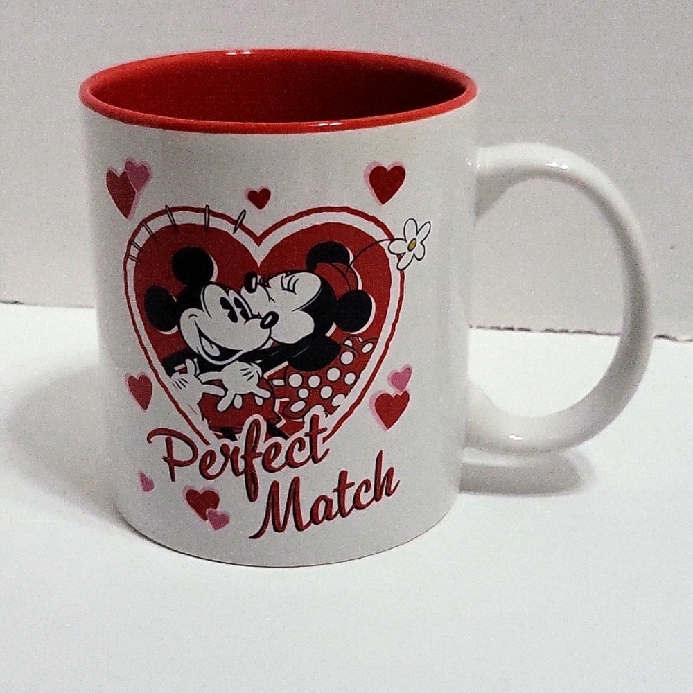 New Disney Mickey and Minnie Mouse cup
